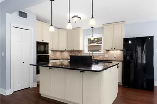2111 W 10th St, Austin, TX 78703 - Photo 8