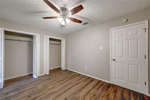 415 Mlk Dr, Elgin, TX 78621 - Photo 8