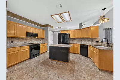 202 Spotted Fawn Drive, Hutto, TX 78634 - Photo 10