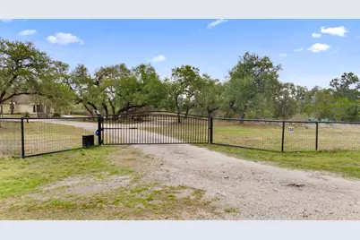 350 Buffalo Springs Road, New Braunfels, TX 78132 - Photo 2