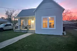 104 S Broad St, Lampasas, TX 76550 - Photo 2