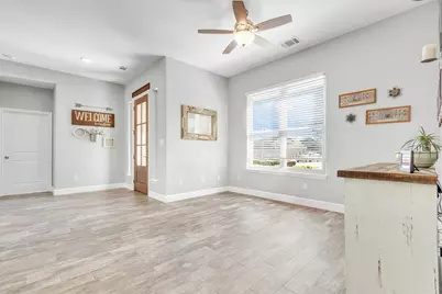 107 Les Lane, Smithville, TX 78957 - Photo 4