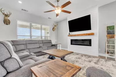 107 Les Lane, Smithville, TX 78957 - Photo 6