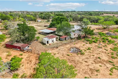 3200 Cattlemens Row, Lockhart, TX 78644 - Photo 6
