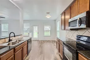 131 Lavaca Loop, Hutto, TX 78634 - Photo 8
