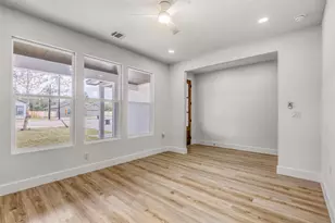 137 E Pauwela Ln, Bastrop, TX 78602 - Photo 10