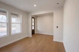 137 E Pauwela Ln, Bastrop, TX 78602 - Photo 12