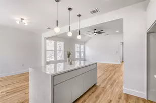 137 E Pauwela Ln, Bastrop, TX 78602 - Photo 16