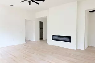 137 E Pauwela Ln, Bastrop, TX 78602 - Photo 12