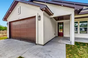 137 E Pauwela Ln, Bastrop, TX 78602 - Photo 8