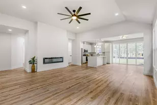 137 E Pauwela Ln, Bastrop, TX 78602 - Photo 12