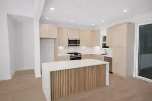 137 E Pauwela Ln, Bastrop, TX 78602 - Photo 10