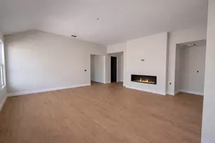 137 E Pauwela Ln, Bastrop, TX 78602 - Photo 6