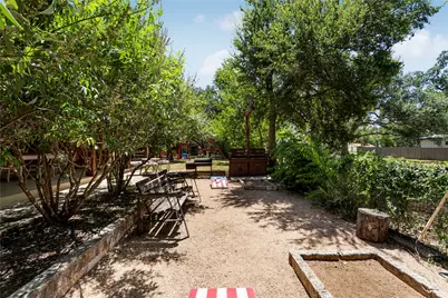 315 Hays Street, Dripping Springs, TX 78620 - Photo 40