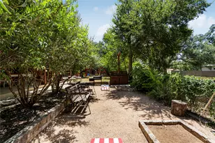 315 Hays St, Dripping Springs, TX 78620 - Photo 40