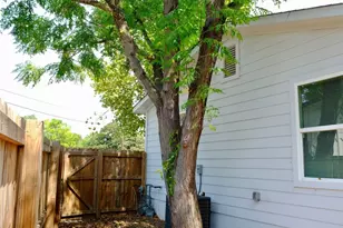 1401 Marcus Pl, Austin, TX 78721 - Photo 36