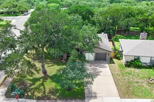 7906 Wycombe Dr, Austin, TX 78749 - Photo 16