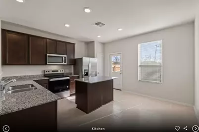 174 Green Berets Bend, Jarrell, TX 76537 - Photo 4