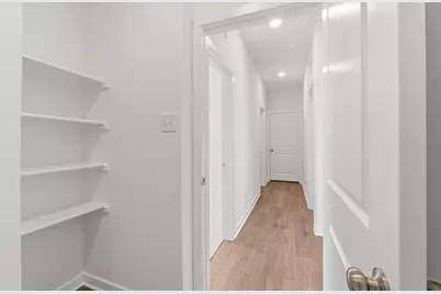 174 Green Berets Bend, Jarrell, TX 76537 - Photo 18