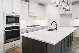 111 Brewer St, Kyle, TX 78640 - Photo 8