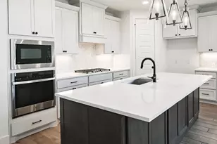 111 Brewer St, Kyle, TX 78640 - Photo 8