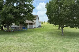 18543 Cyclone Branch Rd, Burlington, TX 76519 - Photo 14