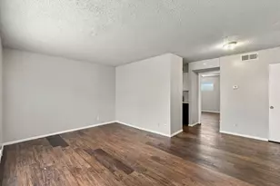 2319 Greenfield Pkwy, Austin, TX 78741 - Photo 8
