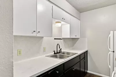 2319 Greenfield Parkway #207, Austin, TX 78741 - Photo 10