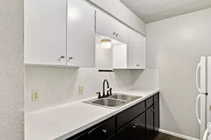 2319 Greenfield Pkwy, Austin, TX 78741 - Photo 10