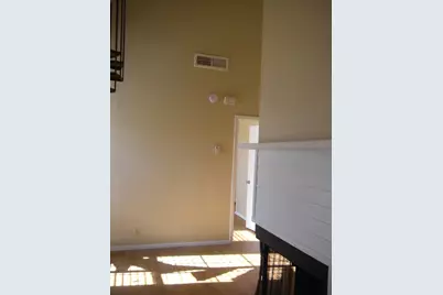 303 W 35th Street #304, Austin, TX 78705 - Photo 2