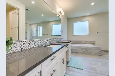 6412 Carson Ridge #B, Austin, TX 78741 - Photo 10