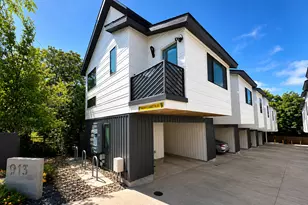 913 Duncan Ln, Austin, TX 78705 - Photo 6