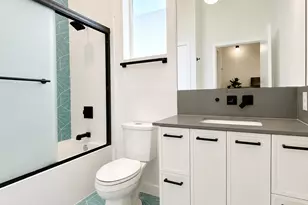 913 Duncan Ln, Austin, TX 78705 - Photo 12