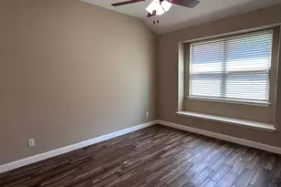 103 S Kanaio Dr, Bastrop, TX 78602 - Photo 10