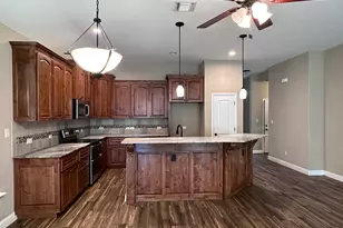 103 S Kanaio Dr, Bastrop, TX 78602 - Photo 8