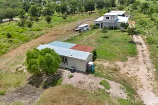 2690 Co Rd 466, Elgin, TX 78621 - Photo 2