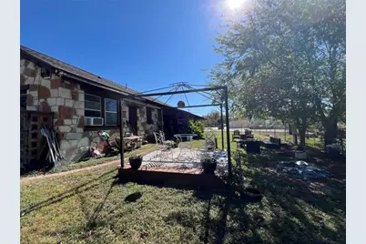 204 Brewster Street, Florence, TX 76527 - Photo 18