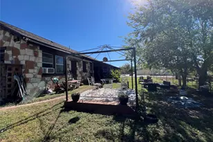 204 Brewster St, Florence, TX 76527 - Photo 18