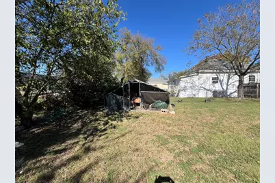 204 Brewster Street, Florence, TX 76527 - Photo 24