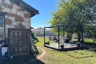 204 Brewster St, Florence, TX 76527 - Photo 20