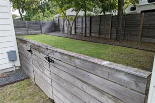 1108 Morrow St, Austin, TX 78757 - Photo 14