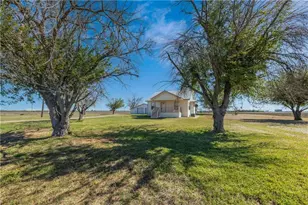 13817 Abrahamson Ct, Manor, TX 78653 - Photo 2