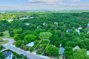 1114 Eleanor St, Austin, TX 78721 - Photo 2