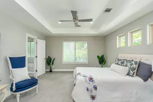 705 E 49th St, Austin, TX 78751 - Photo 18