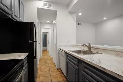 914 W 22nd 1/2 Street #304, Austin, TX 78705 - Photo 2