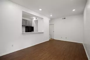 914 W 22nd 1/2 St, Austin, TX 78705 - Photo 6