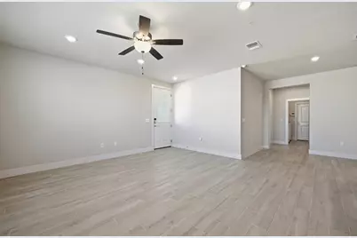 8401 Orizzonte Street, Austin, TX 78744 - Photo 4