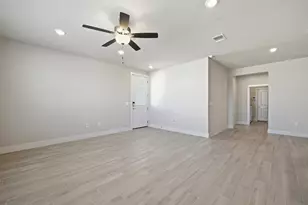 8401 Orizzonte St, Austin, TX 78744 - Photo 4