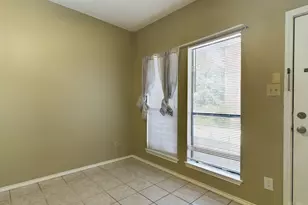 2706 Salado St, Austin, TX 78705 - Photo 4