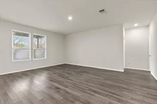 1705 T H Johnson Dr, Taylor, TX 76574 - Photo 18